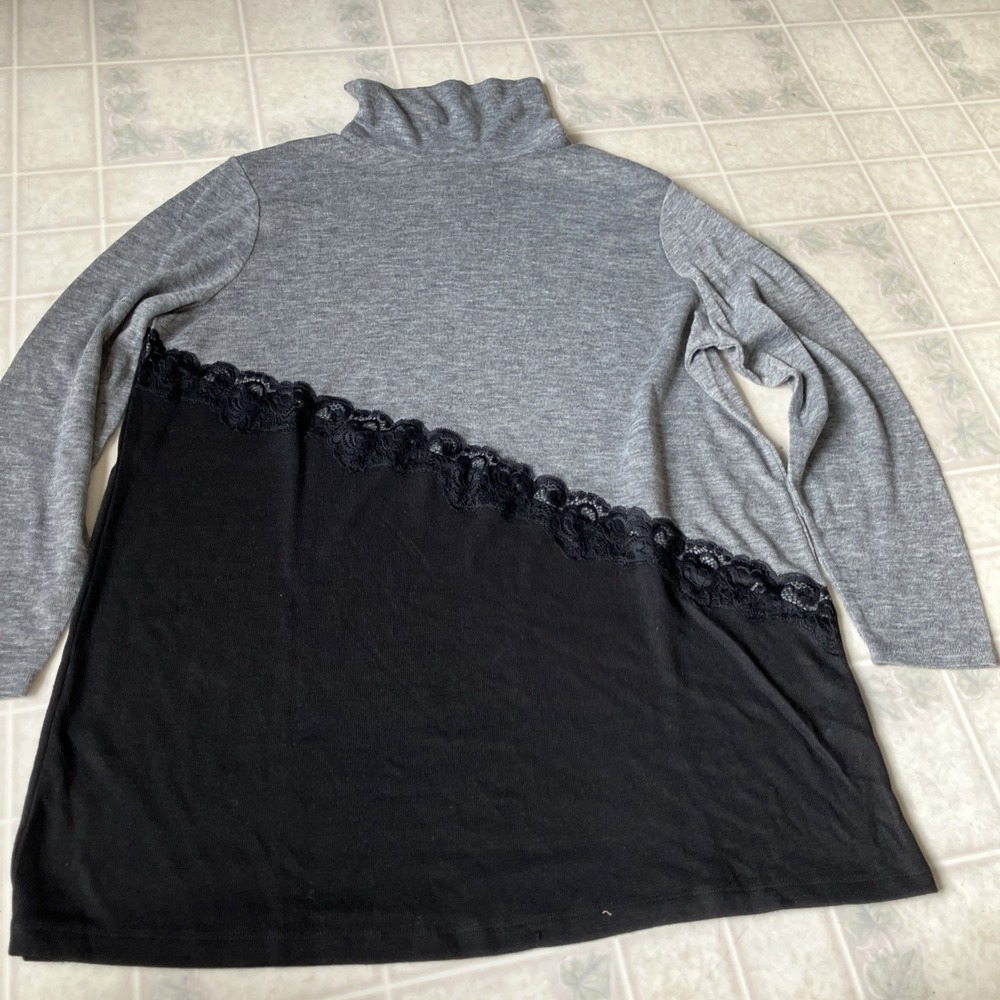 CHICO'S Turtleneck Tunic Sweater Black & Gray w/Lace Accent Size 3 XL